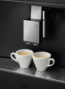 Встраиваемая кофемашина AEG KKK994500M фото 3 в Казани и Татарстане