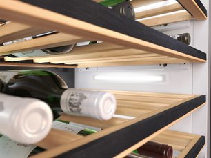 Встраиваемый винный шкаф Миле KWT 2672 VIS MasterCool фото 3 в Казани и Татарстане Встраиваемый винный шкаф Miele KWT 2672 VIS MasterCool фото 3 в Казани и Татарстане
