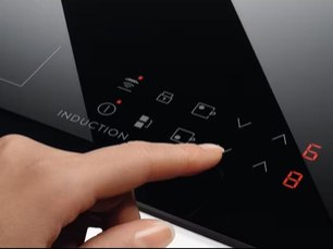 Индукционная варочная панель Электролюкс LIR60433B фото 4 в Казани и Татарстане Индукционная варочная панель Electrolux LIR60433B фото 4 в Казани и Татарстане