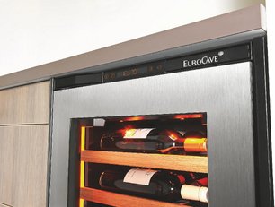 Встраиваемый монотемпературный винный шкаф EuroCave I-090017-M фото 4 в Казани и Татарстане
