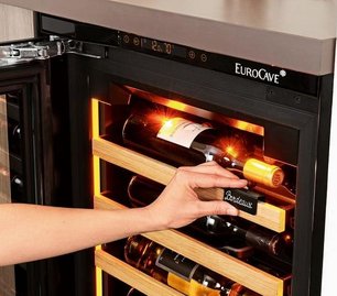 Встраиваемый мультитемпературный винный шкаф EuroCave I-090024-S фото 2 в Казани и Татарстане