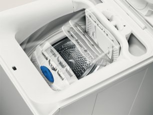 Стиральная машина Электролюкс EWT1064ILW фото 2 в Казани и Татарстане Стиральная машина Electrolux EWT1064ILW фото 2 в Казани и Татарстане