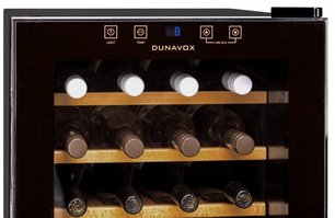 Винный шкаф Дунавокс DX-28.88KF фото 3 в Казани и Татарстане Винный шкаф Dunavox DX-28.88KF фото 3 в Казани и Татарстане