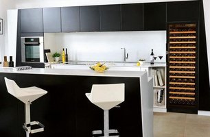 Встраиваемый мультитемпературный винный шкаф EuroCave K-800021-L фото 4 в Казани и Татарстане