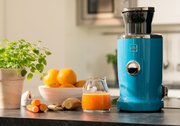 Соковыжималка NOVIS Vita Juicer синяя фото 4 в Казани и Татарстане