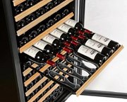 Монотемпературный винный шкаф EuroCave V-PURE-M Р-300029-M фото 2 в Казани и Татарстане