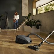 Пылесос Миле Classic C1 SBAF5 Junior PowerLine серый фото 3 в Казани и Татарстане Пылесос Miele Classic C1 SBAF5 Junior PowerLine серый фото 3 в Казани и Татарстане