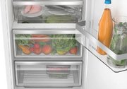 Встраиваемый однокамерный холодильник Bosch KIR81ADD0 фото 4 в Казани и Татарстане