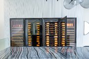Монотемпературный винный шкаф EuroCave V-ROYALE-L V-10002-L фото 3 в Казани и Татарстане