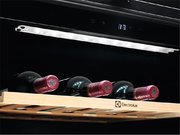 Встраиваемый винный шкаф Electrolux EWUS052B5B фото 4 в Казани и Татарстане