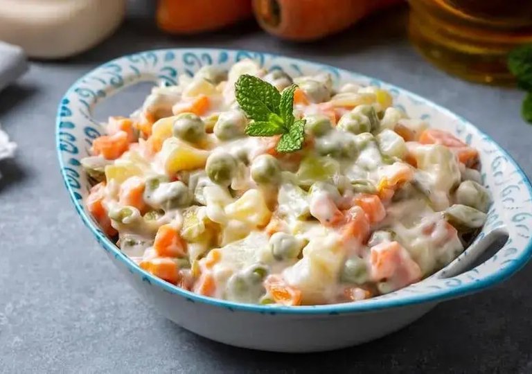 Можно ли, как и сколько хранить салат в холодильнике?