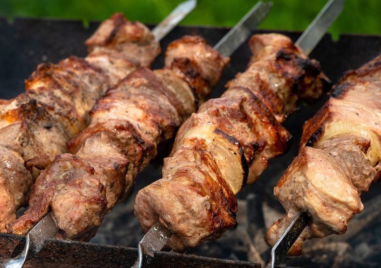 Можно ли, как и сколько хранить шашлык в холодильнике?