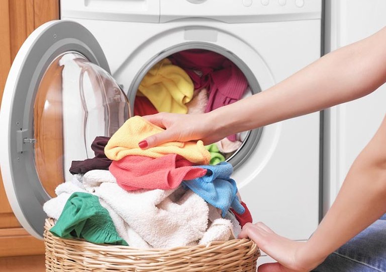 Почему стиральная машина не отжимает?