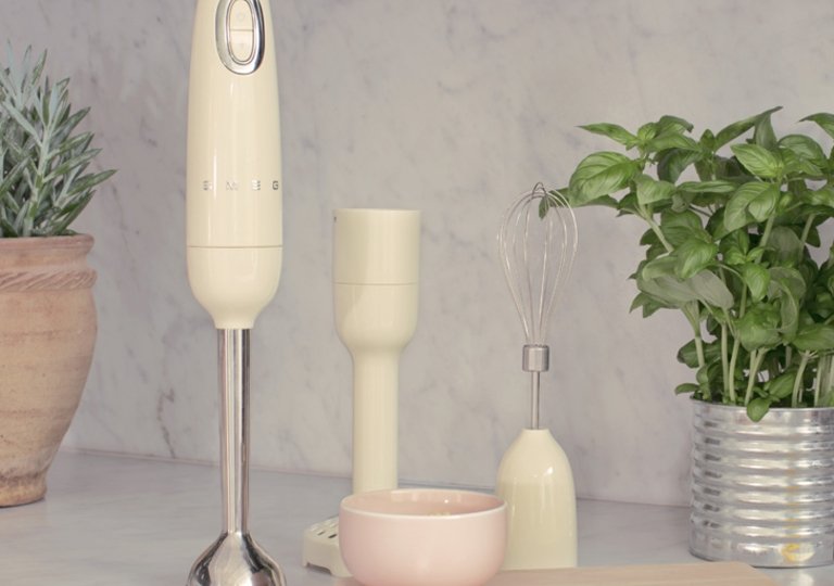 Новинки от Smeg: погружные блендеры