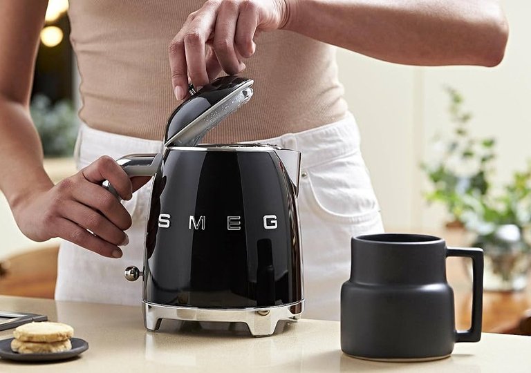 Обзор чайников Smeg разных серий
